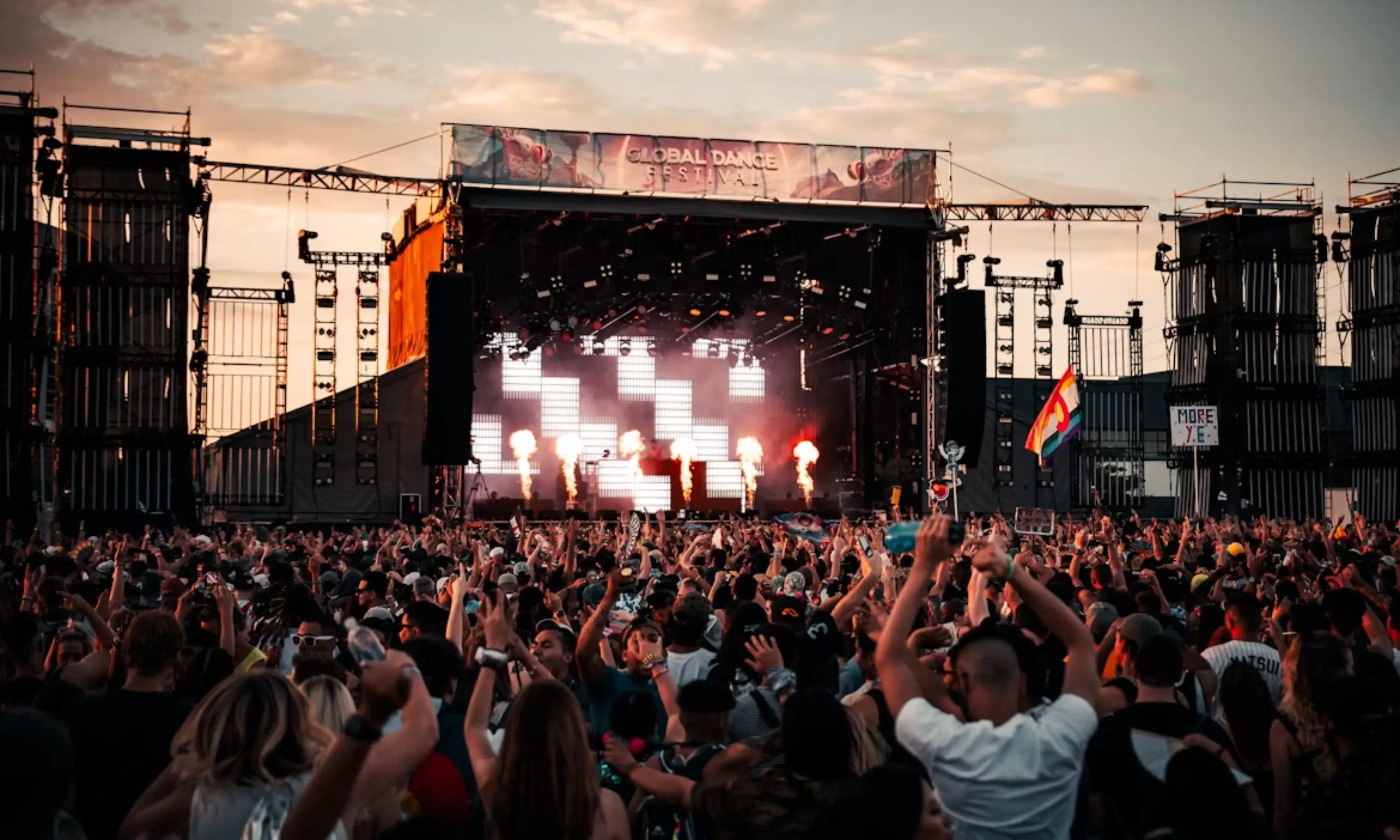 FESTIVAL